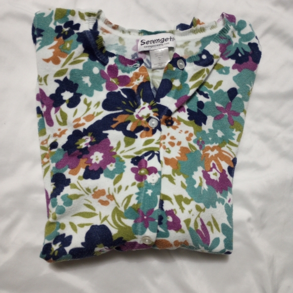 Serengeti Sweaters - Women's Serengeti Floral Cardigan